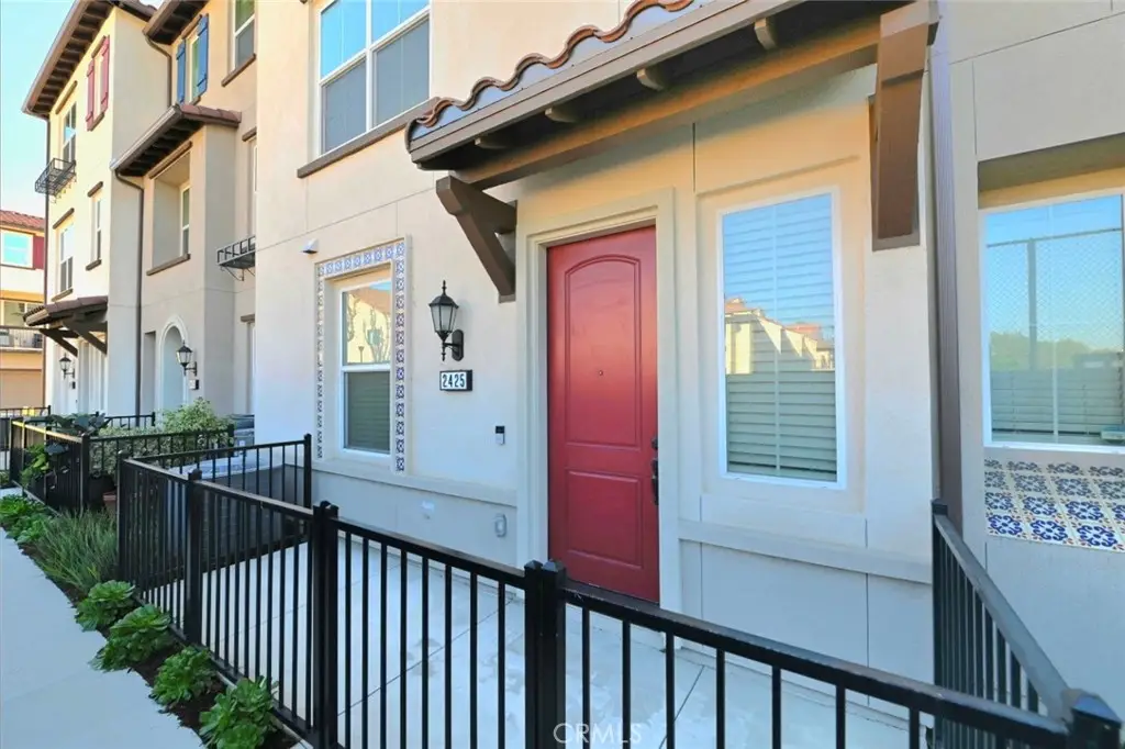 2425 Villena Way, Placentia, CA 92870 - #1