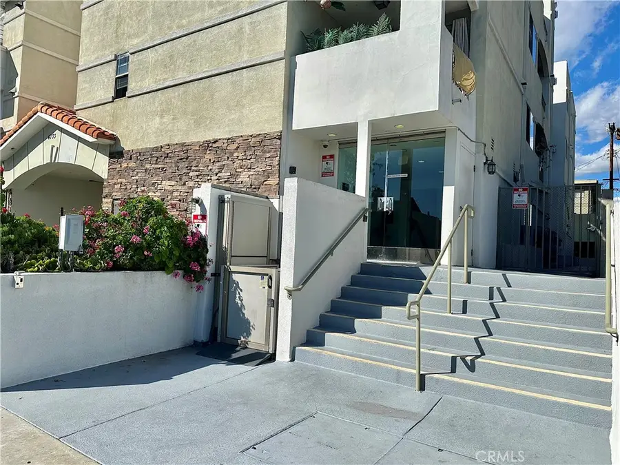 4733 Elmwood Avenue #102, Los Angeles, CA 90004 - #3