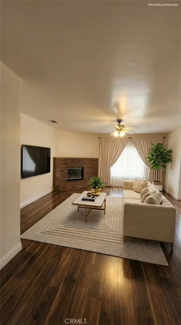 9909 Mona Lisa Ln, Bakersfield, CA 93312