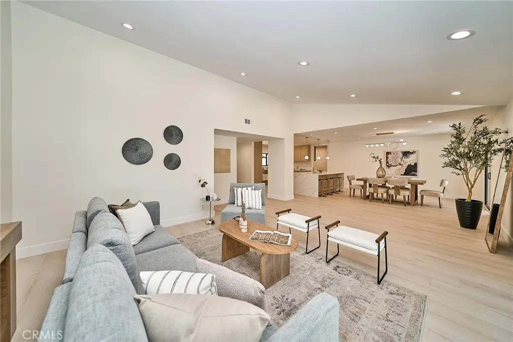18321 Kinzie St, Northridge, CA 91325 - #1
