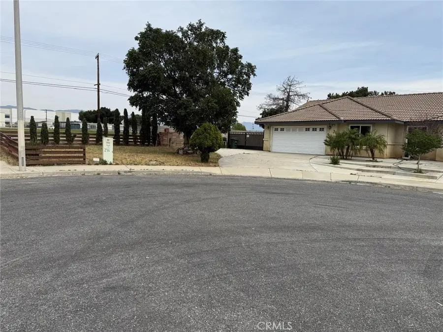 10517 Dream Street, Bloomington, CA 92316 - #3