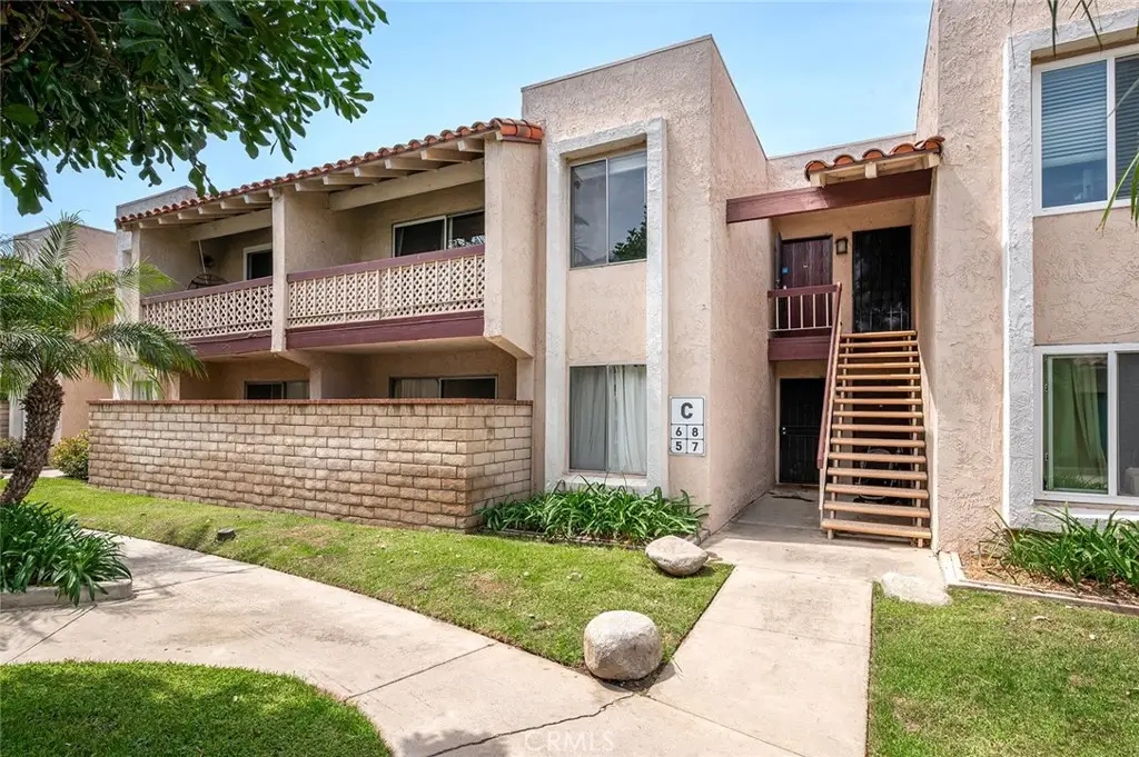 700 W La Veta, Orange, CA 92868 - #1