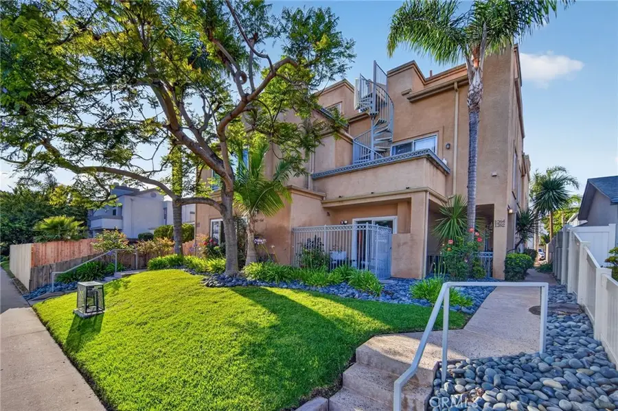 1258 Grand Avenue, San Diego, CA 92109 - #2