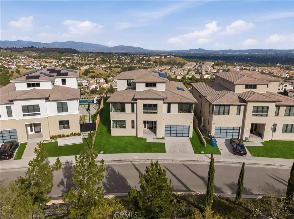 11800 Hillsborough, Porter Ranch, CA 91326 - #1