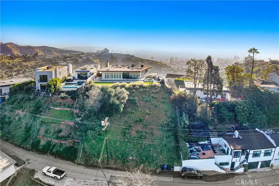 8220 Mannix Drive, Los Angeles, CA 90046 - #2