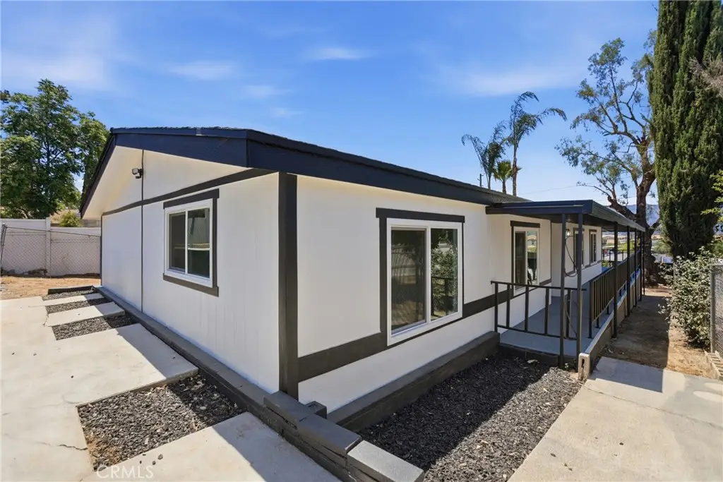 32551 Crescent Avenue, Lake Elsinore, CA 92530 - #1