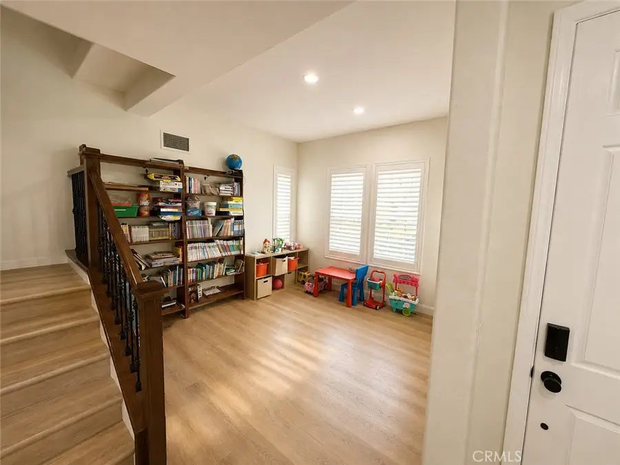 27925 Periwinkle Lane, Valencia, CA 91354 - #3