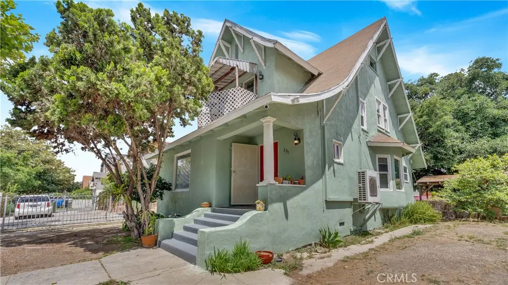 201 W 49th, Los Angeles, CA 90037 - #1