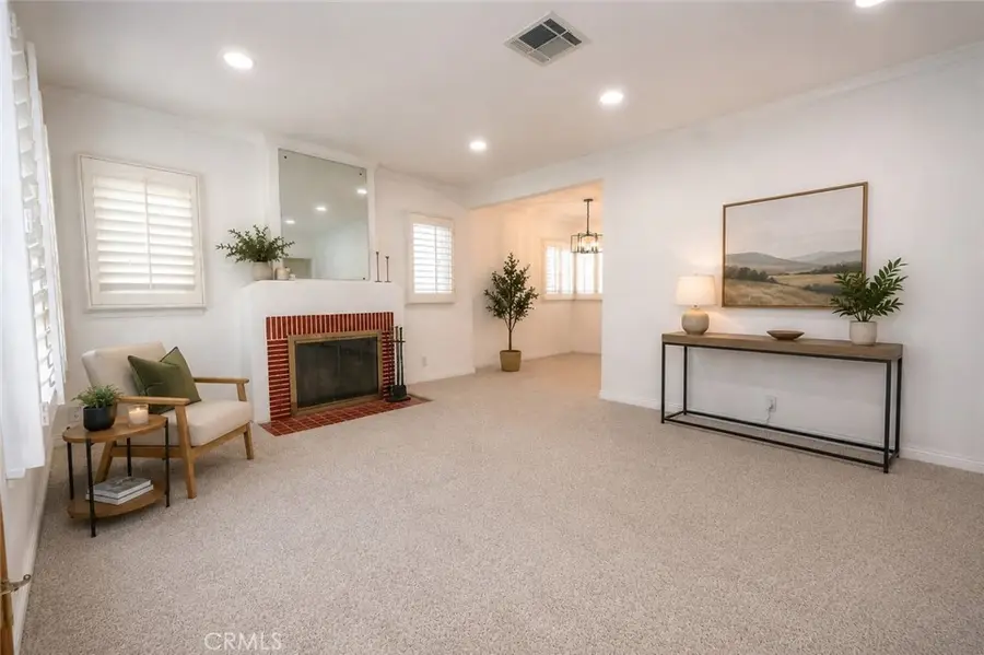 8725 S Gramercy Place, Los Angeles, CA 90047 - #2