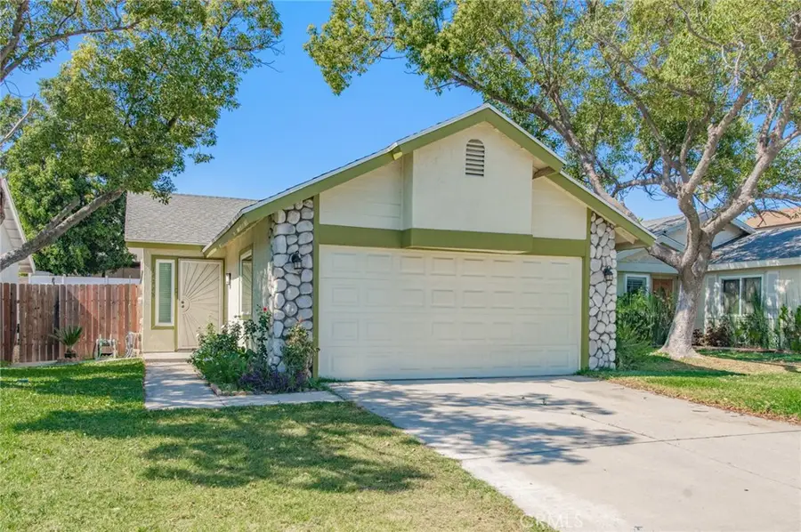 16268 Barbee St, Fontana, CA 92336 - #2