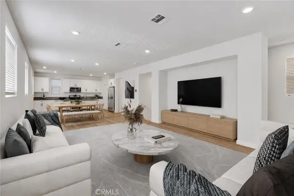 14700 Sherman Way, Van Nuys, CA 91405