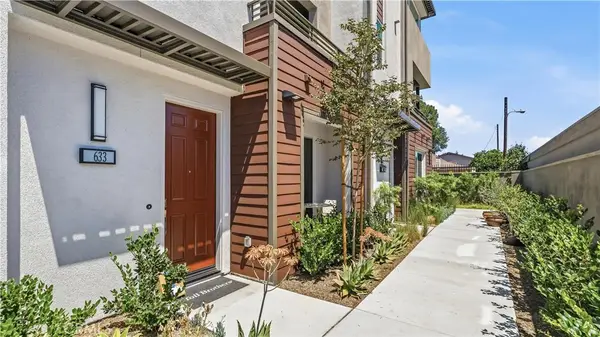 633 S Lyon St, Santa Ana, CA 92705