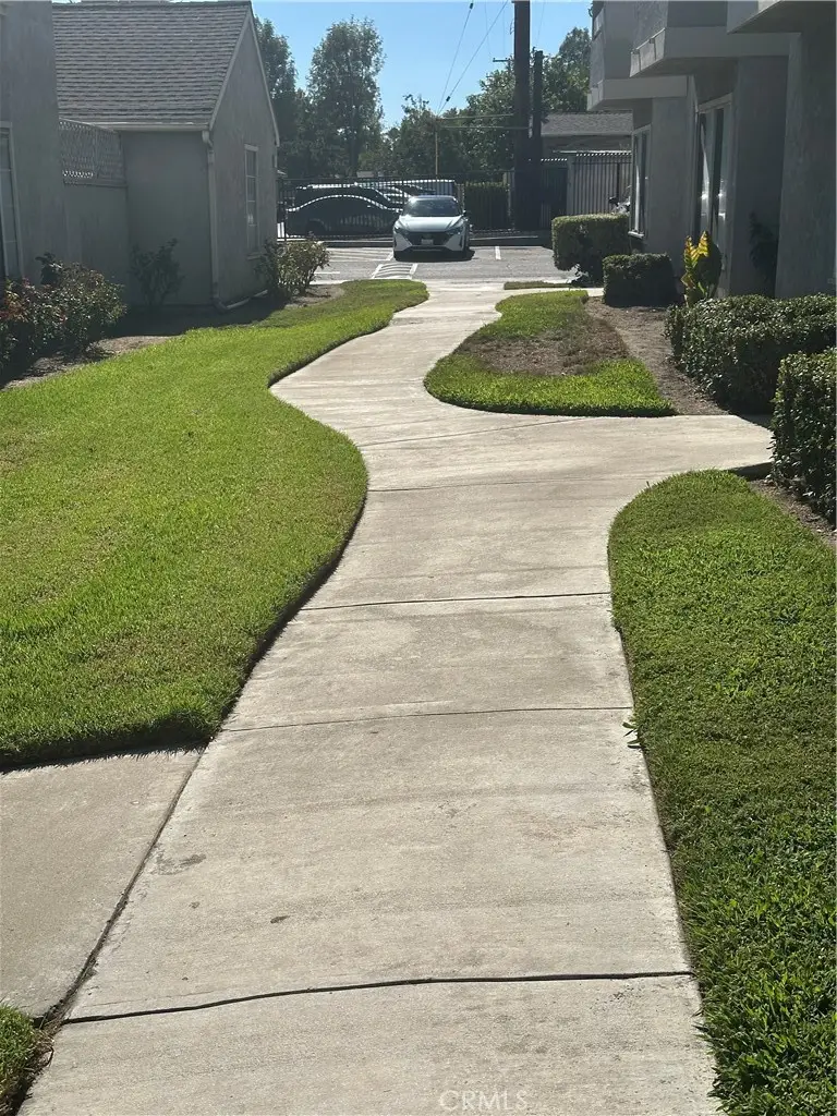 172 W Walnut #D, Rialto, CA 92376 - #3