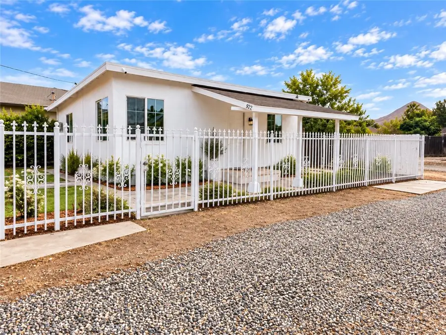 922 Center Street, Riverside, CA 92507 - #2