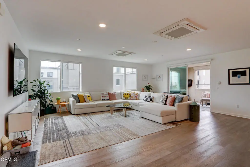 2810 Wagon Wheel Road #304, Oxnard, CA 93036 - Image #1