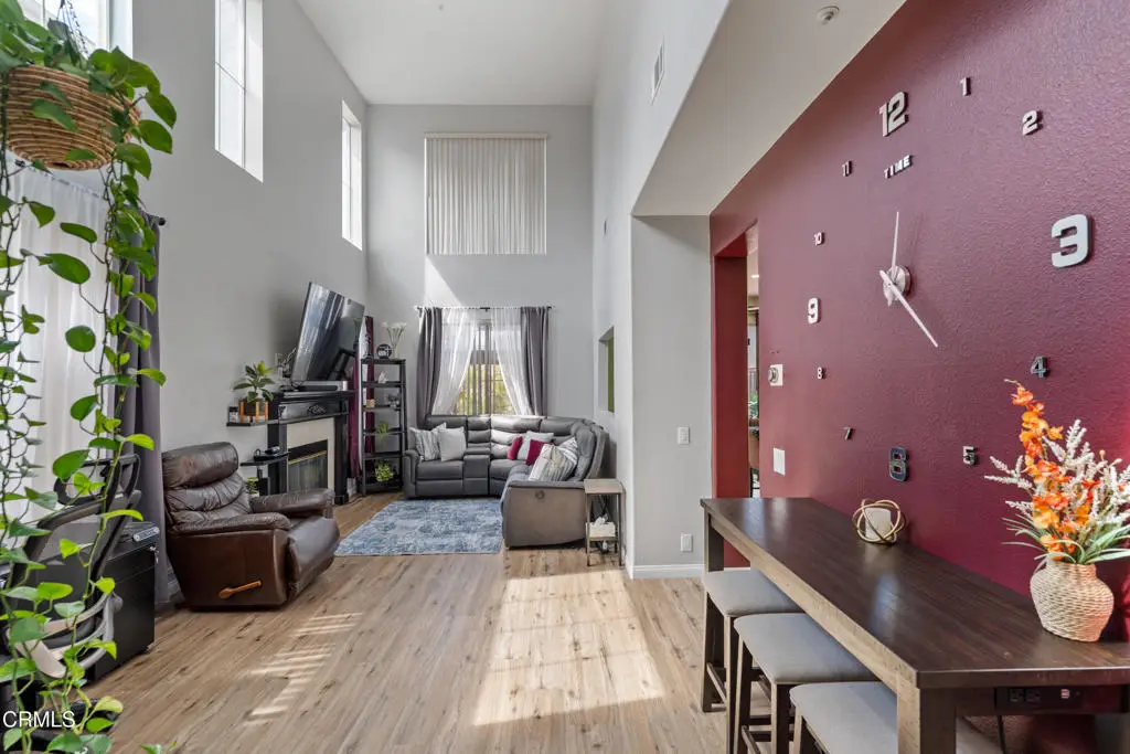 875 Viviana Drive, Oxnard, CA 93030 - Image #1