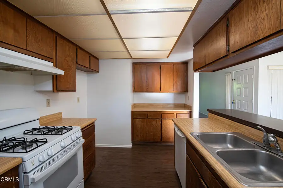 307 Oakwood Street, San Buenaventura Ventura, CA 93001 - Image #3