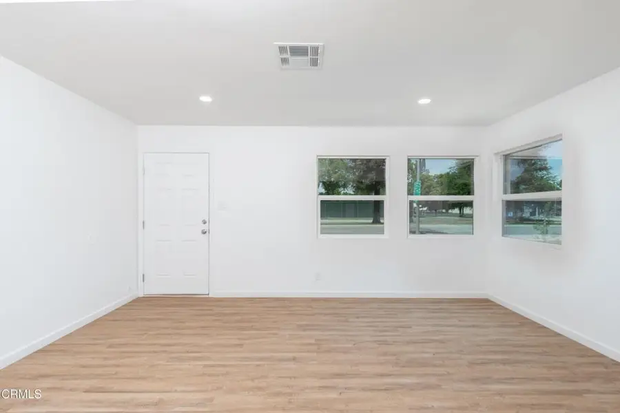 2907 Truxtun Avenue, Bakersfield, CA 93301 - #3