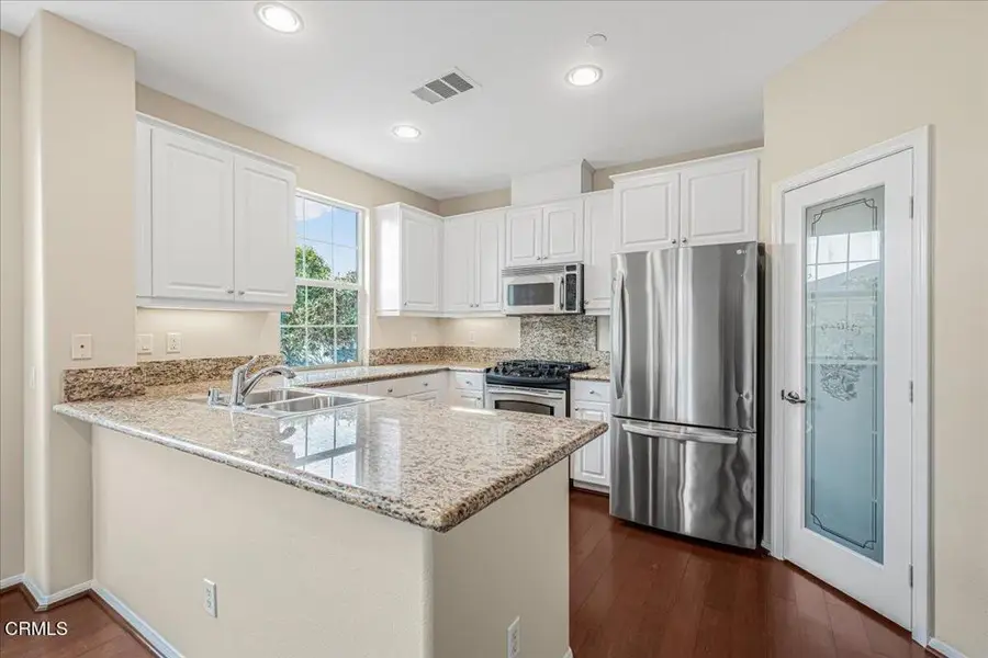 990 Holiday Avenue, San Buenaventura Ventura, CA 93003 - #3