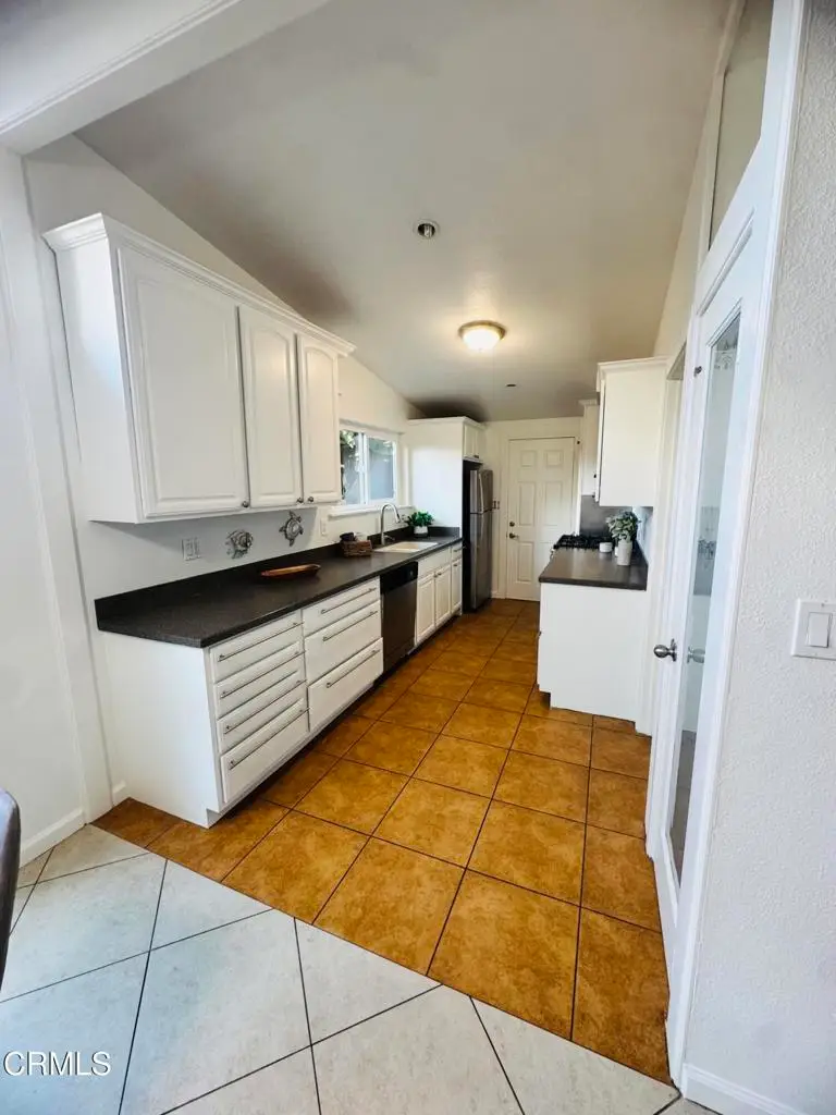 1387 Nathan Lane, San Buenaventura Ventura, CA 93001 - #3