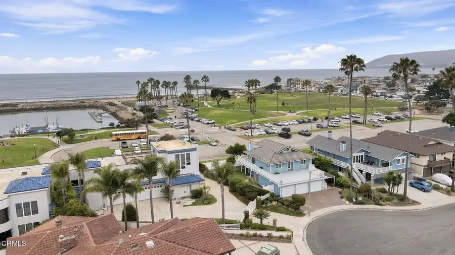 3089 Bayshore Avenue, San Buenaventura Ventura, CA 93001 - #3