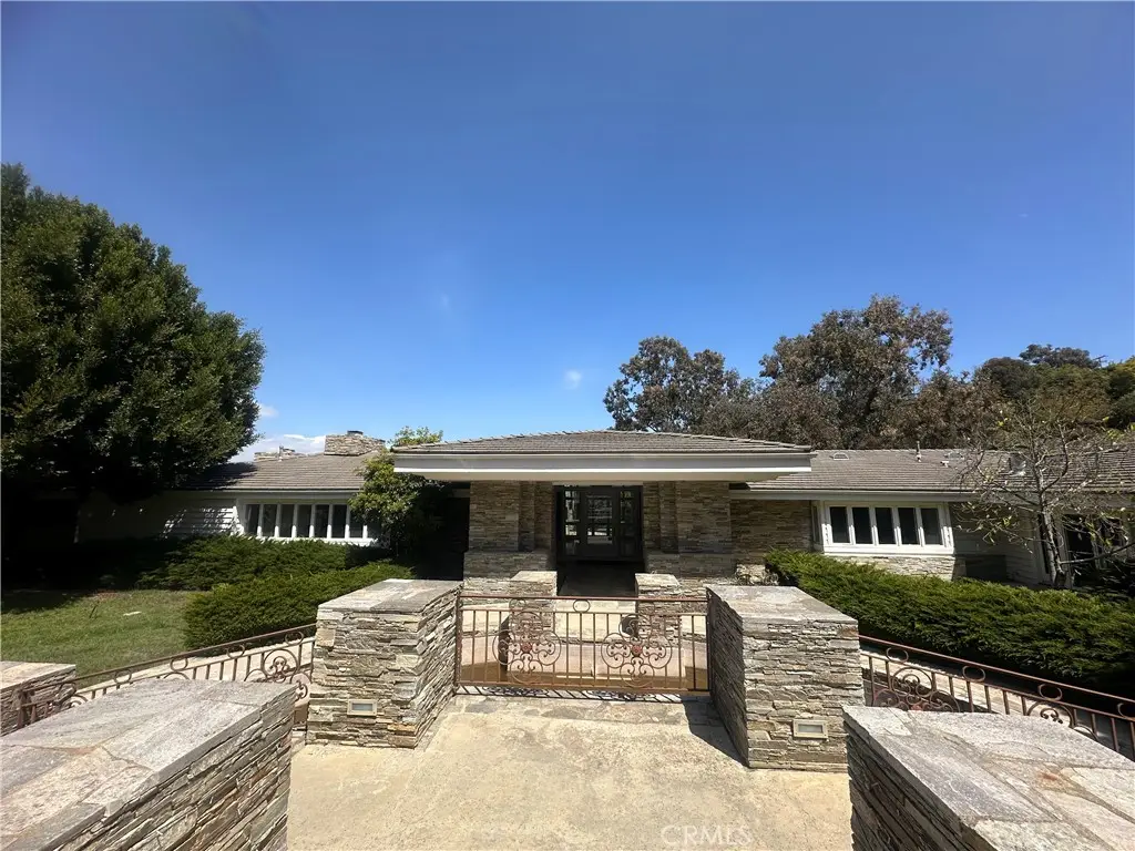 60 Crest Road E, Rolling Hills, CA 90274 - Image #1