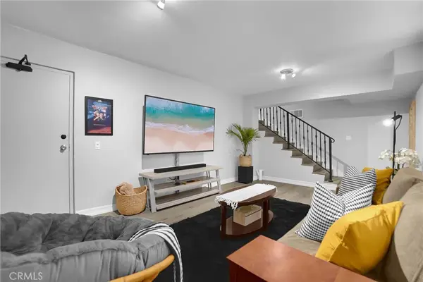 14634 Magnolia Boulevard #4, Sherman Oaks, CA 91403