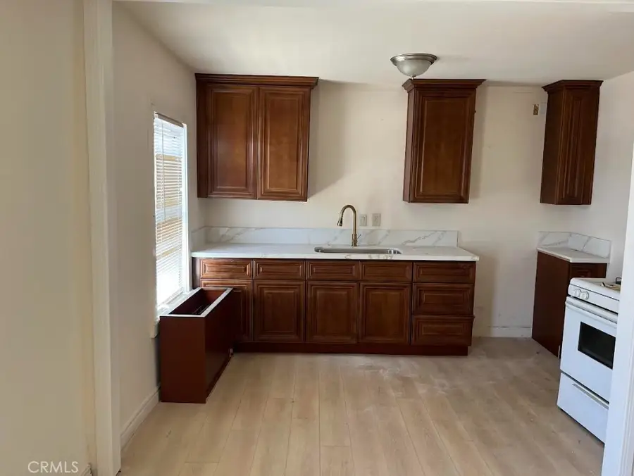 1353 1353 W 90th, Los Angeles, CA 90044 - Image #3