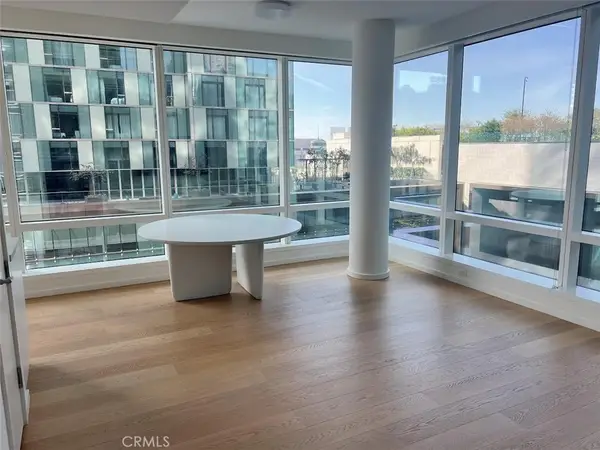 877 Francisco St #728, Los Angeles, CA 90017