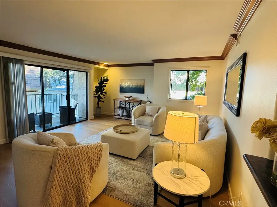 70 N Catalina #304, Pasadena, CA 91106 - Image #2