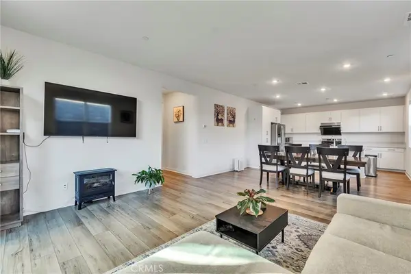 15946 Caterpillar Drive, Fontana, CA 92336