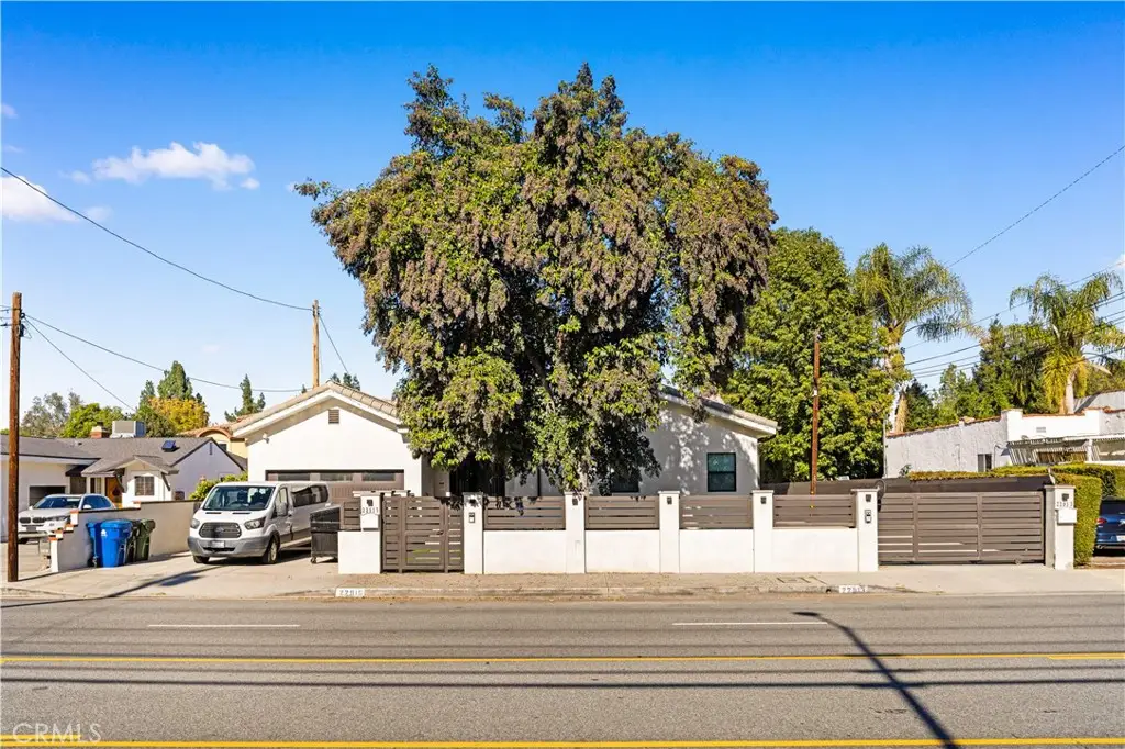 22913 Burbank, Woodland Hills, CA 91367 - Image #1
