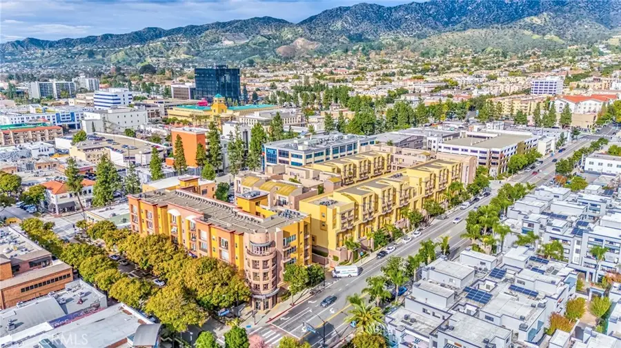 201 E Angeleno Avenue #206, Burbank, CA 91502 - #2