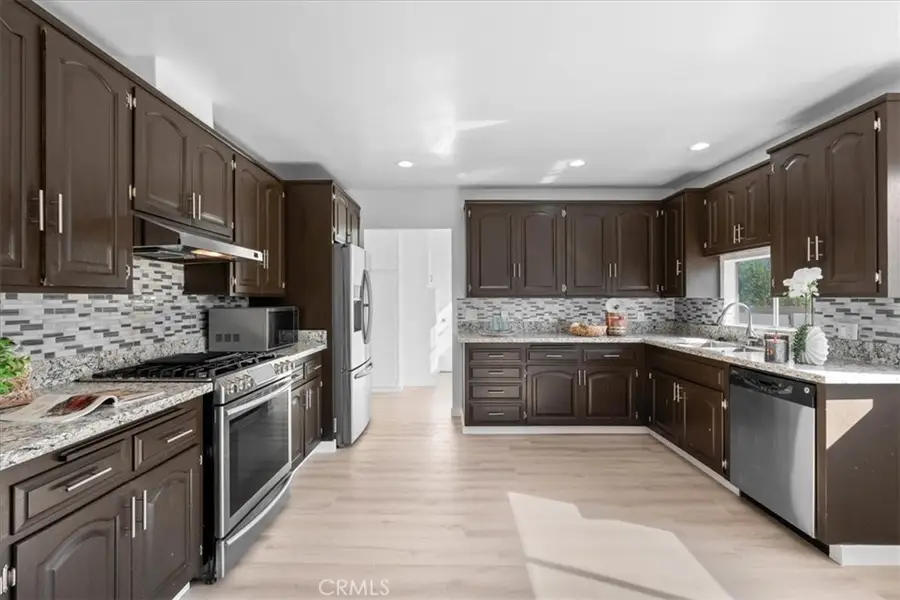 8131 Garden Grove, Reseda, CA 91335 - Image #3