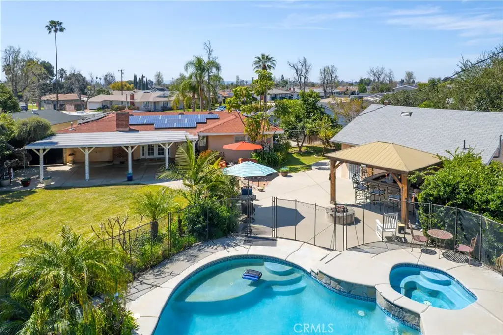 818 W Bonnie Brae Court, Ontario, CA 91762 - #1