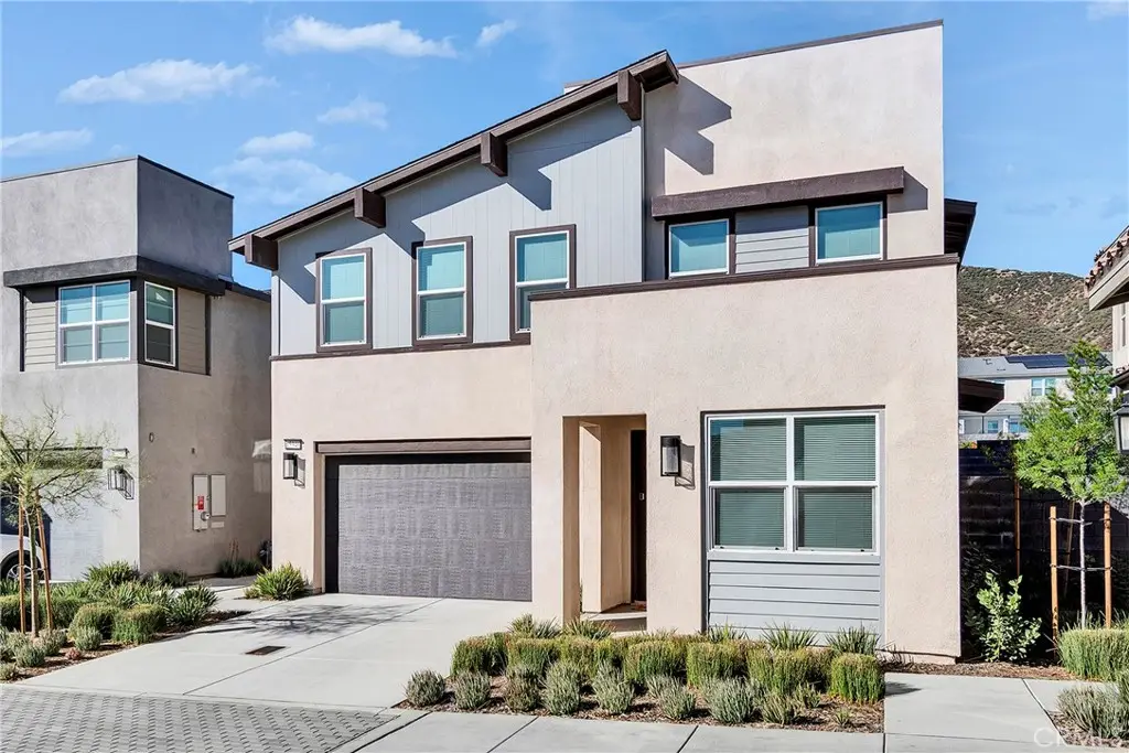 15946 Caterpillar, Fontana, CA 92336 - #1