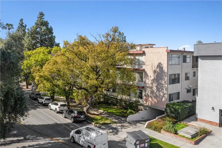 195 S Wilson Avenue, Pasadena, CA 91106 - #2
