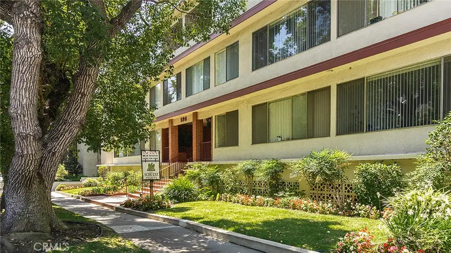 195 S Wilson Avenue, Pasadena, CA 91106 - #3