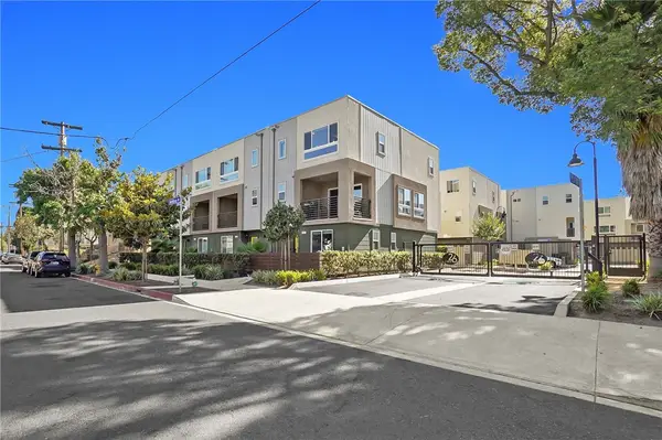 5262 N Bainbridge Place, Valley Village, CA 91607