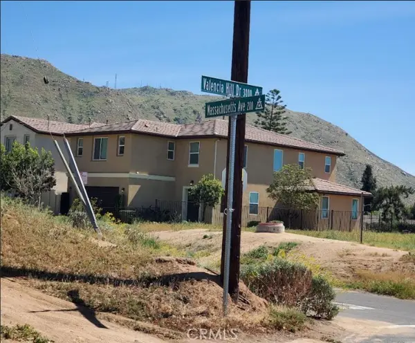 3000 Valencia Hill Dr., Riverside, CA 92507