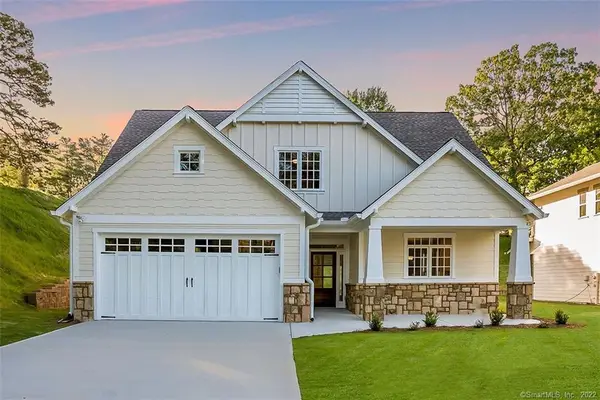 0002-7 Edgewater Circle, East Hampton, CT 06424