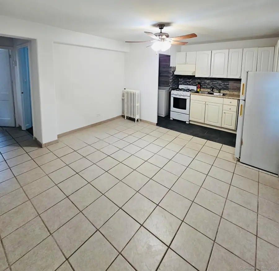 357 Granfield Avenue #B, Bridgeport, CT 06610 - Image #2