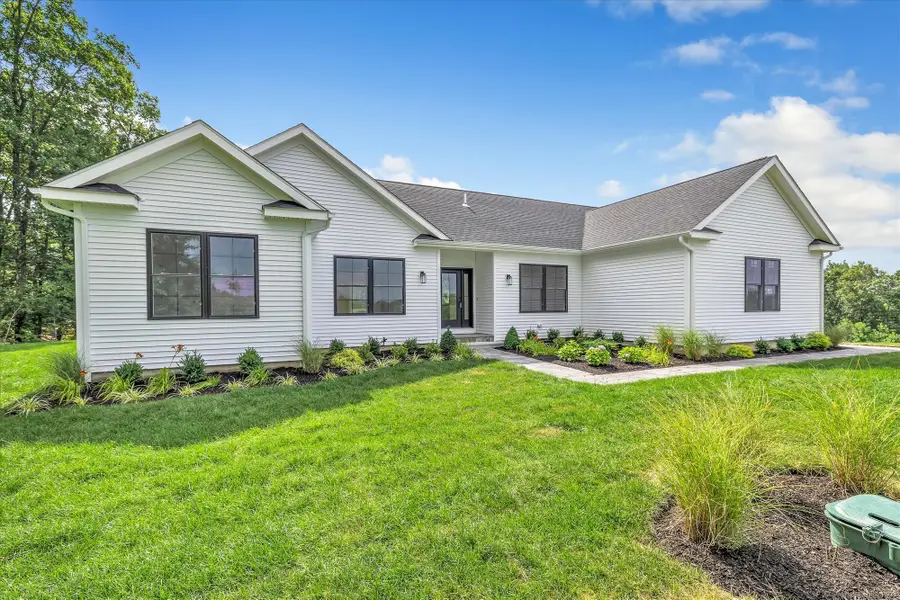 3 Hunting Ridge Road, Middlebury, CT 06762 - Image #2