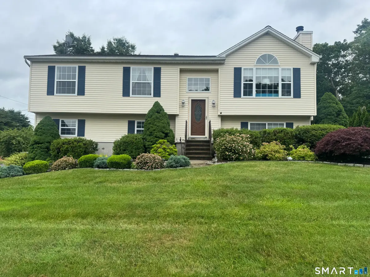2 Michelle Lane, Naugatuck, CT 06770 - #1