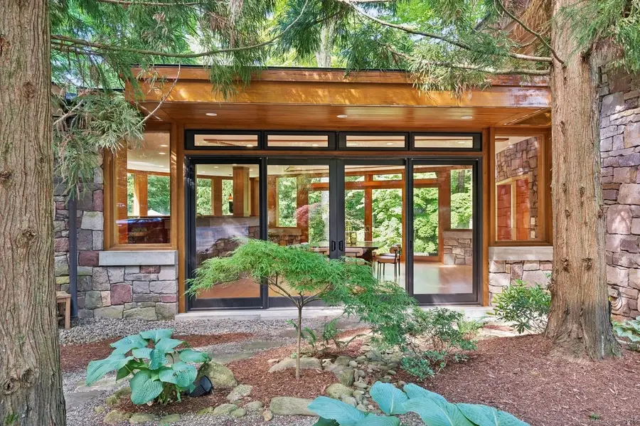 22 Father Peters Lane, New Canaan, CT 06840 - Image #2