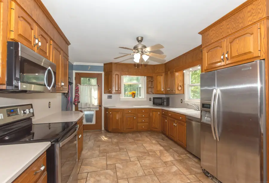 32 Hammond Avenue, Norwich, CT 06360 - Image #3