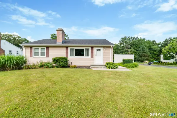 15 Evergreen Drive, Southbury, CT 06488