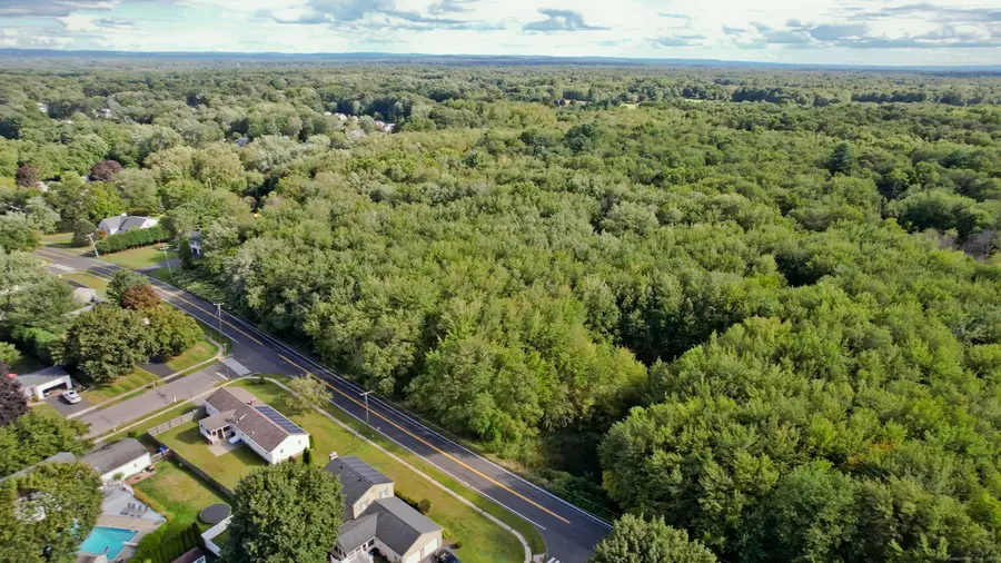 86 Weymouth Road, Enfield, CT 06082 - Image #3