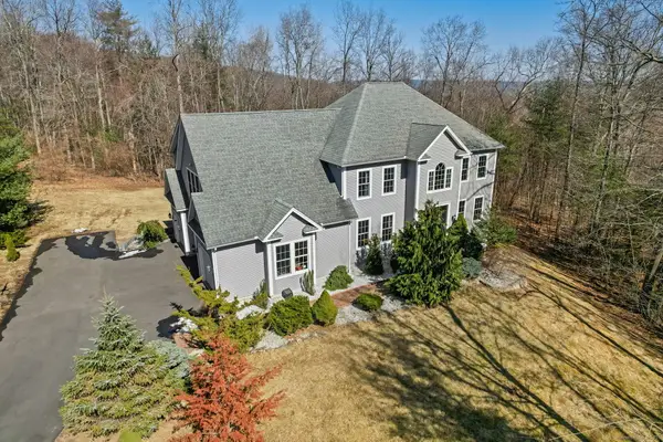 22 Angelas Way, Burlington, CT 06013