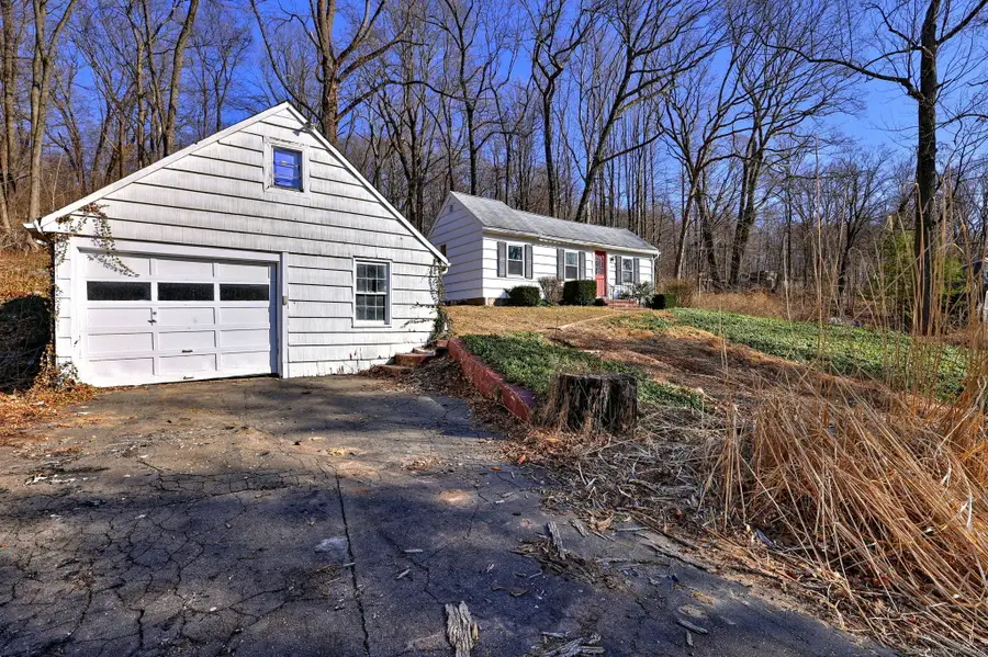 298 Wooding Hill Road, Bethany, CT 06524 - Image #3
